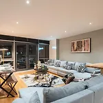 Flat With Balcony - Sleeps 14 - Views