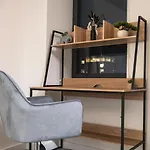 Apartment Flat With Balcony - Sleeps 14 - Views