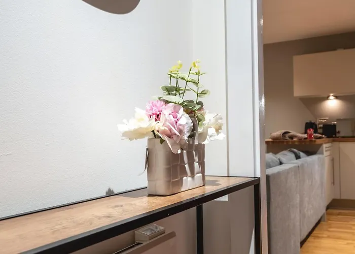 아파트 Flat With Balcony - Sleeps 14 - Views *